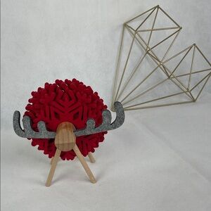 Reindeer & Laser Cut SnowFlake Coaster Set
